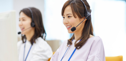 申込書に記入するイラスト